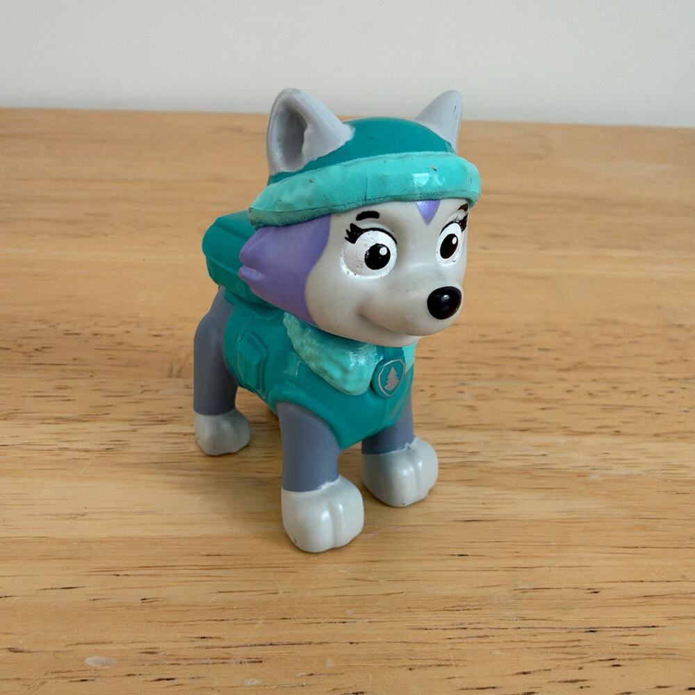 Paw Patrol Everest Figure – Spin Master Snow Rescue Pup